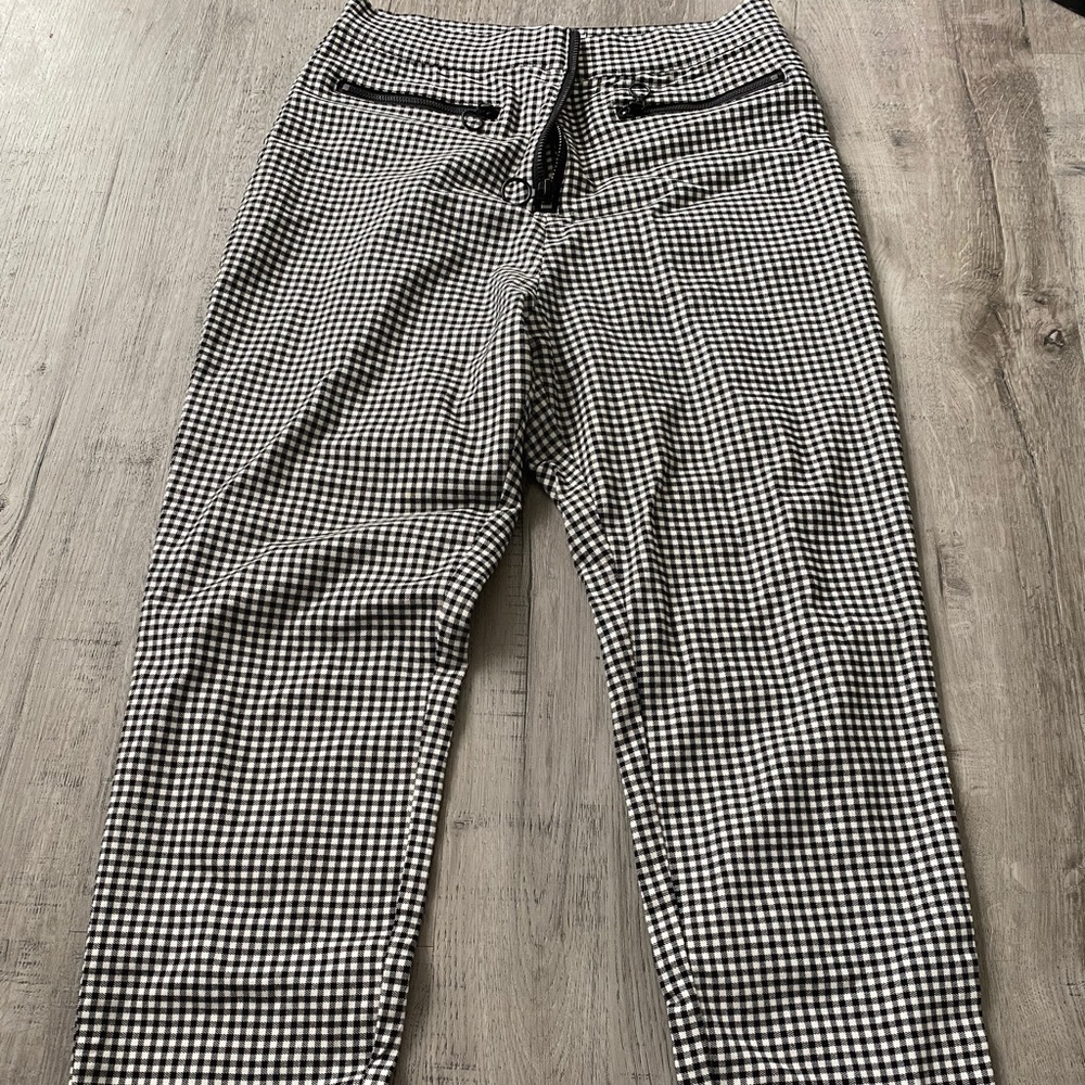 URBAN OUTFITTERS checkered pants